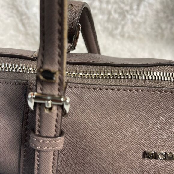 Michael Kors Jet Set Safiano Gray leather tote Silver tone hardwares & l… - Picture 15 of 16